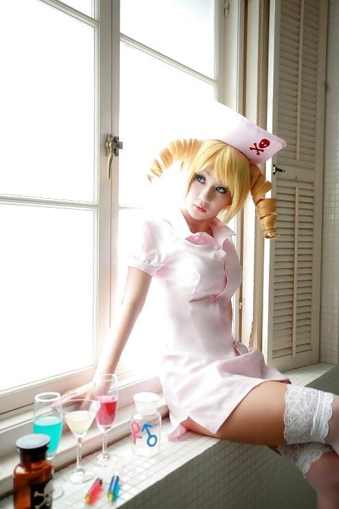 11P Cosplay and other hot women