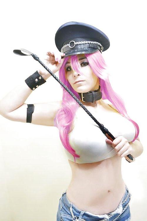 11P Cosplay and other hot women
