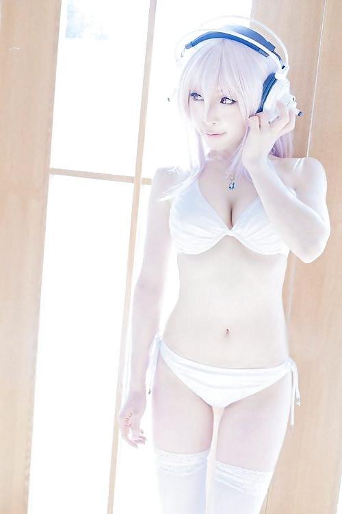 11P Cosplay and other hot women