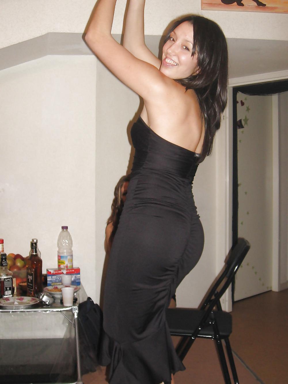 8P French Amateur Brunette Sarah Shooting Herself