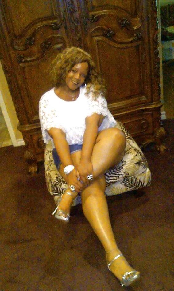 14P Thick Ebony MILF....Yes Indeed!!!!