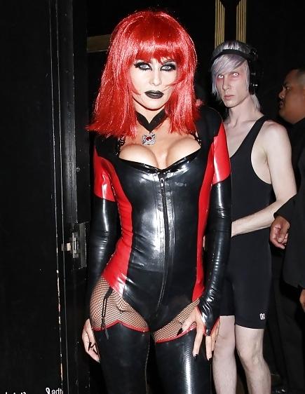 21P Carmen Electra Halloween outfit 2013 