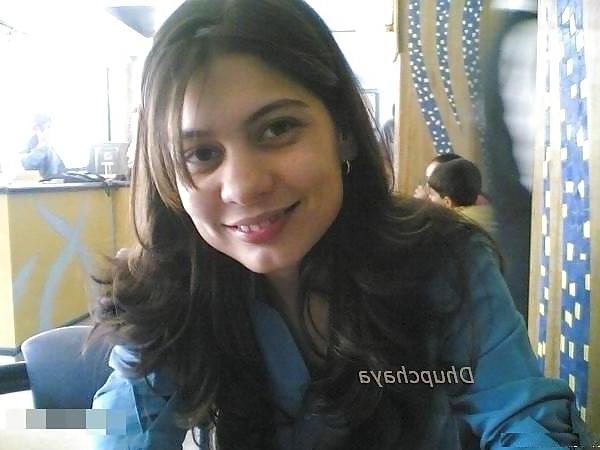 5P Cute Pakistani Lahore Girlfriend Nude