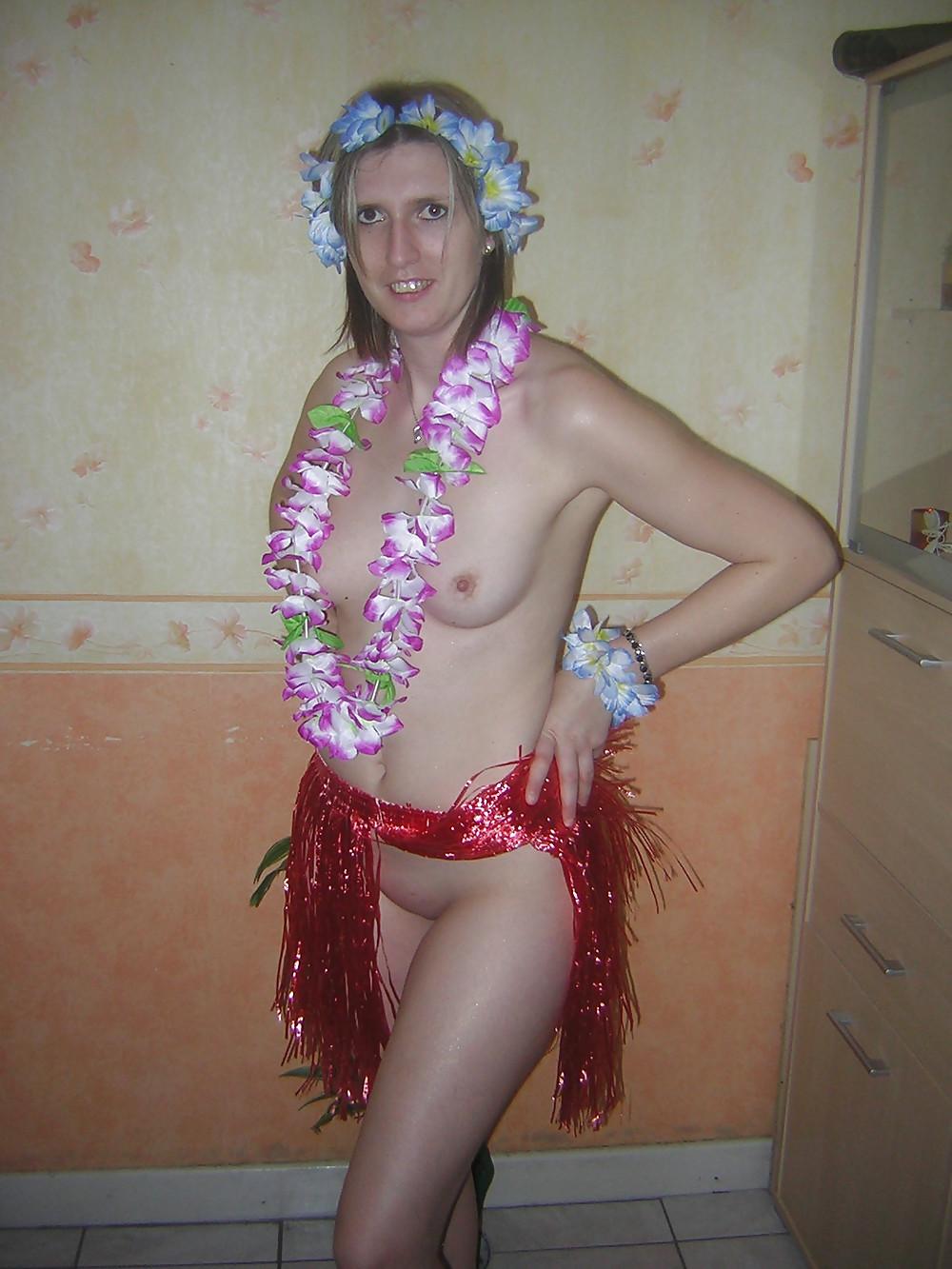 25P French amateur sexy Hawaiian strip