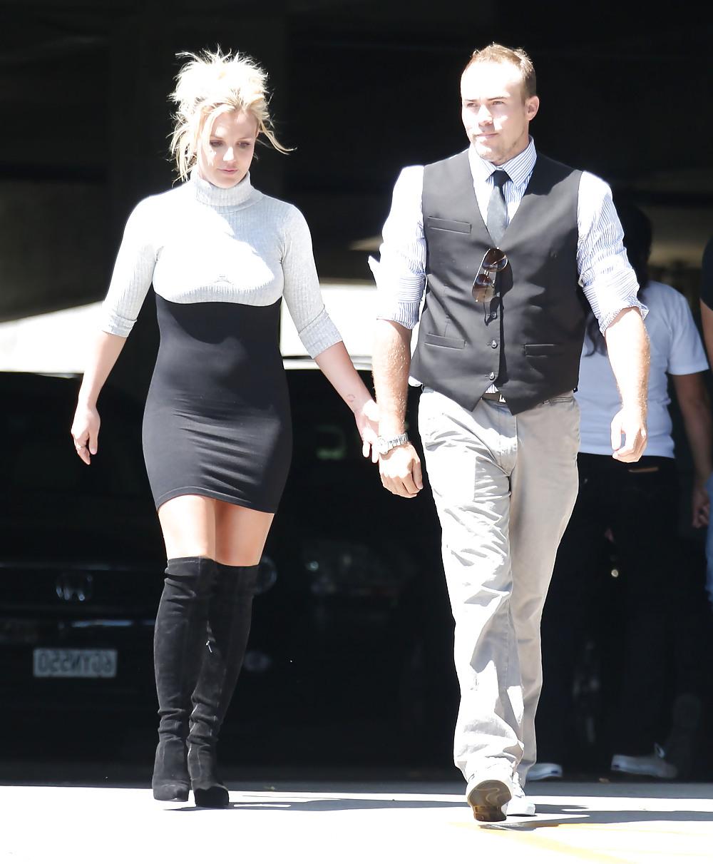 9P Britney Spears - Knows How To Dress For Church
