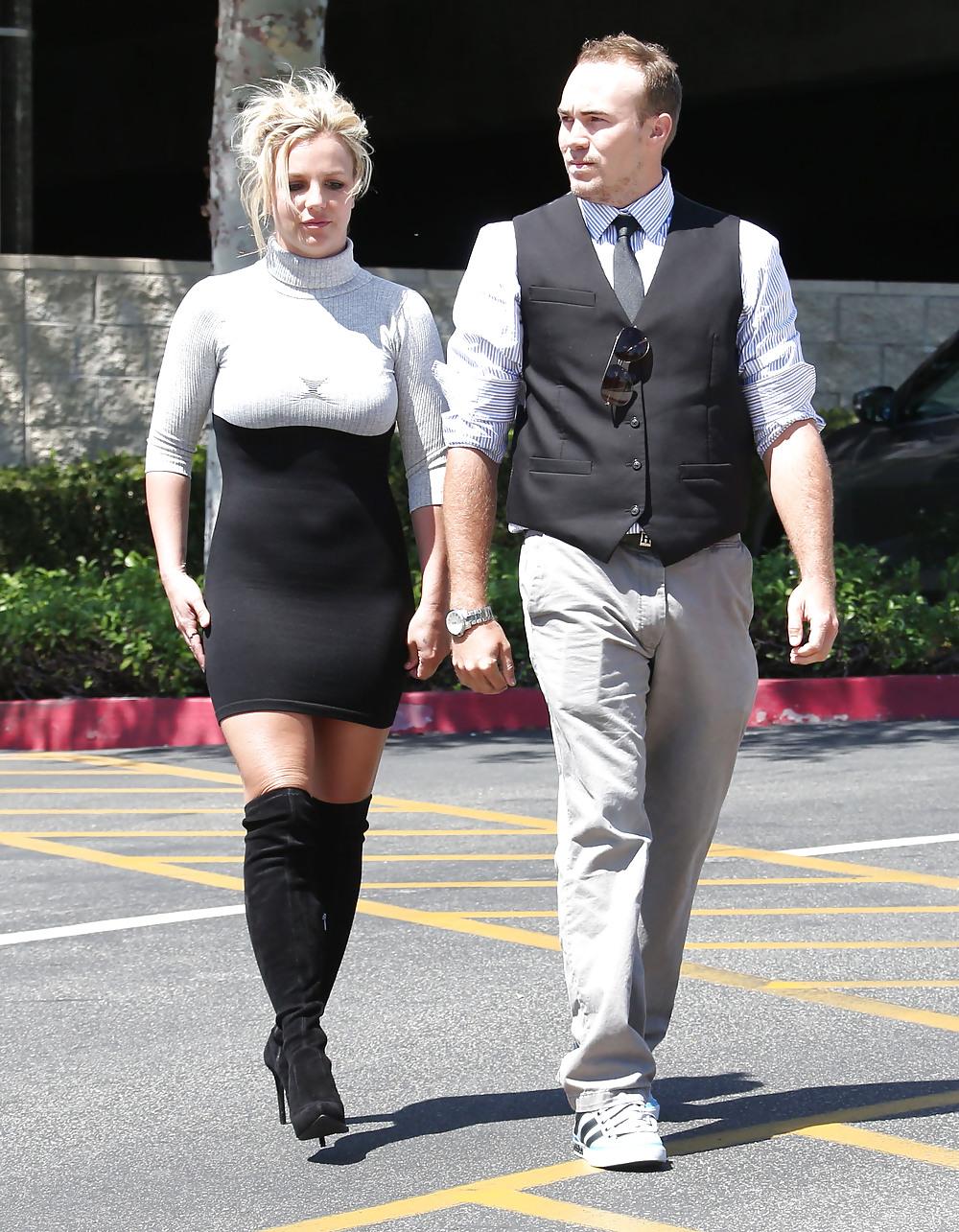 9P Britney Spears - Knows How To Dress For Church