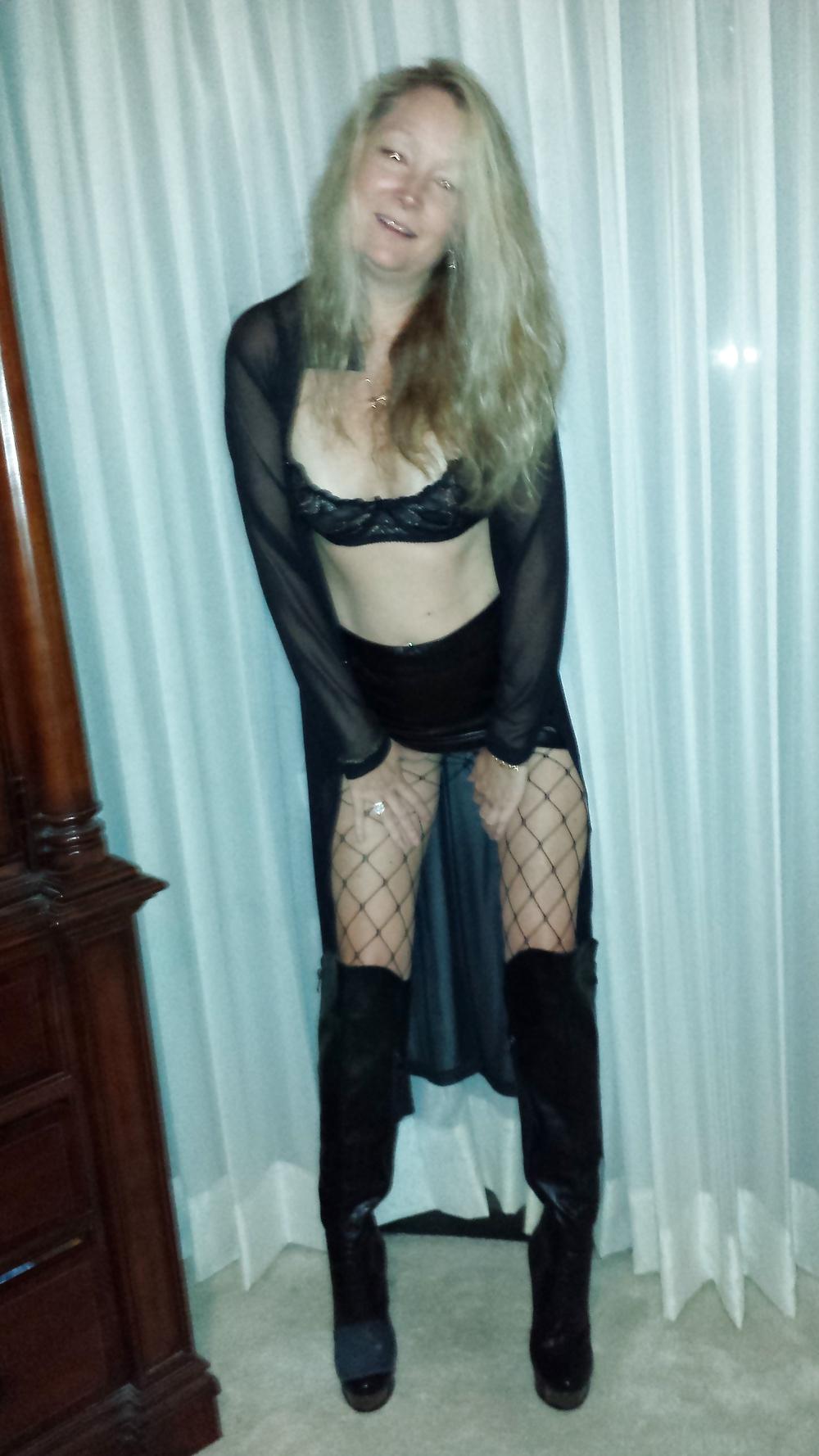 16P Milf Dressing up!