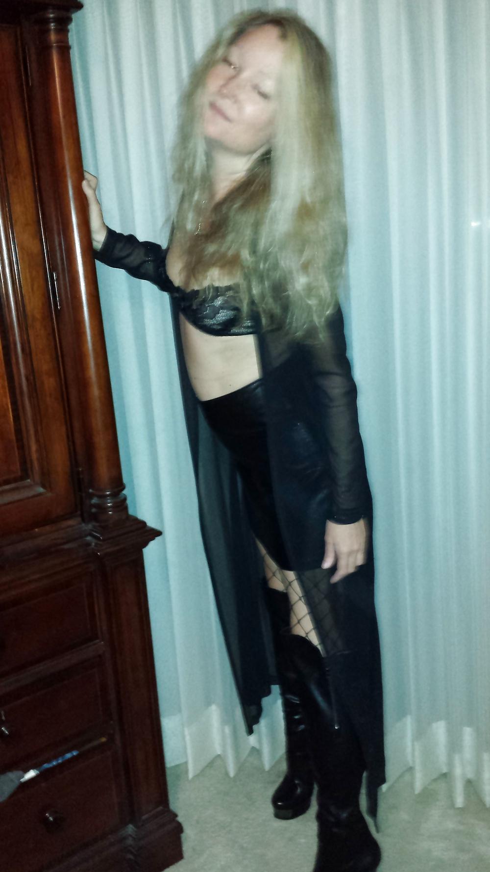 16P Milf Dressing up!