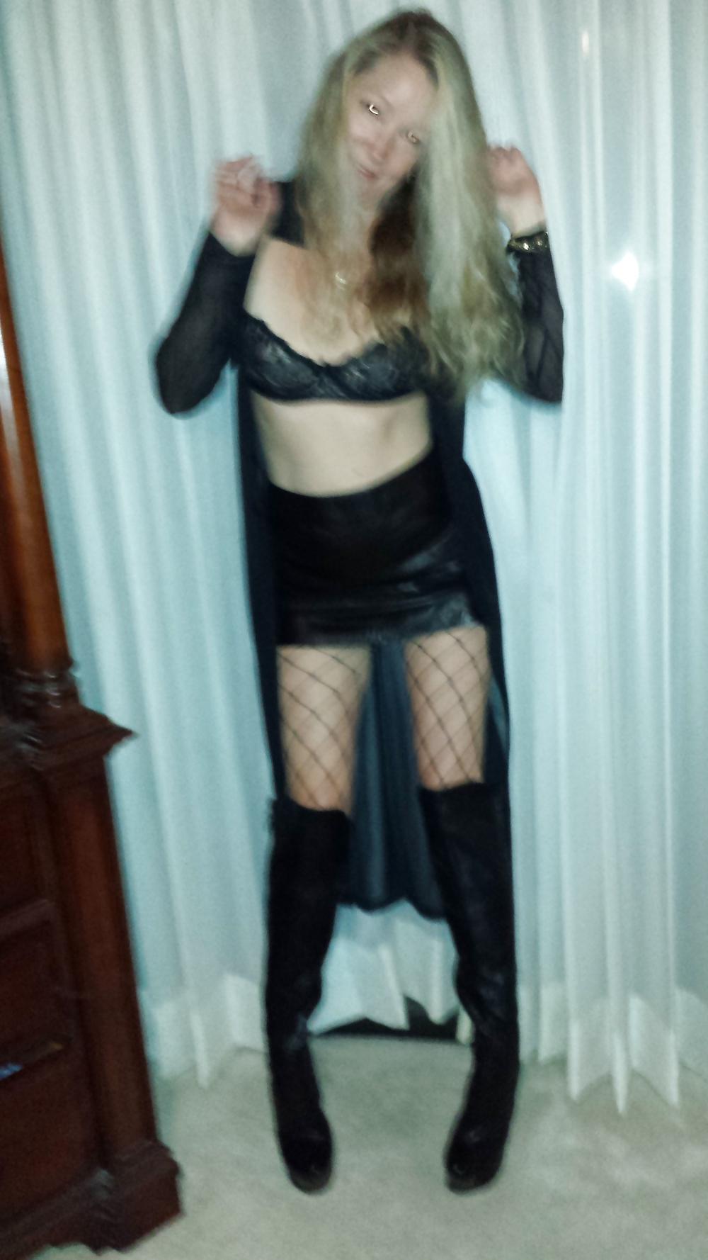 16P Milf Dressing up!