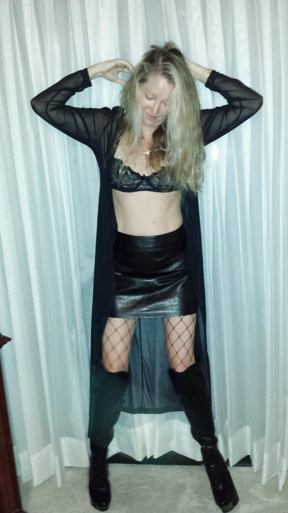 16P Milf Dressing up!