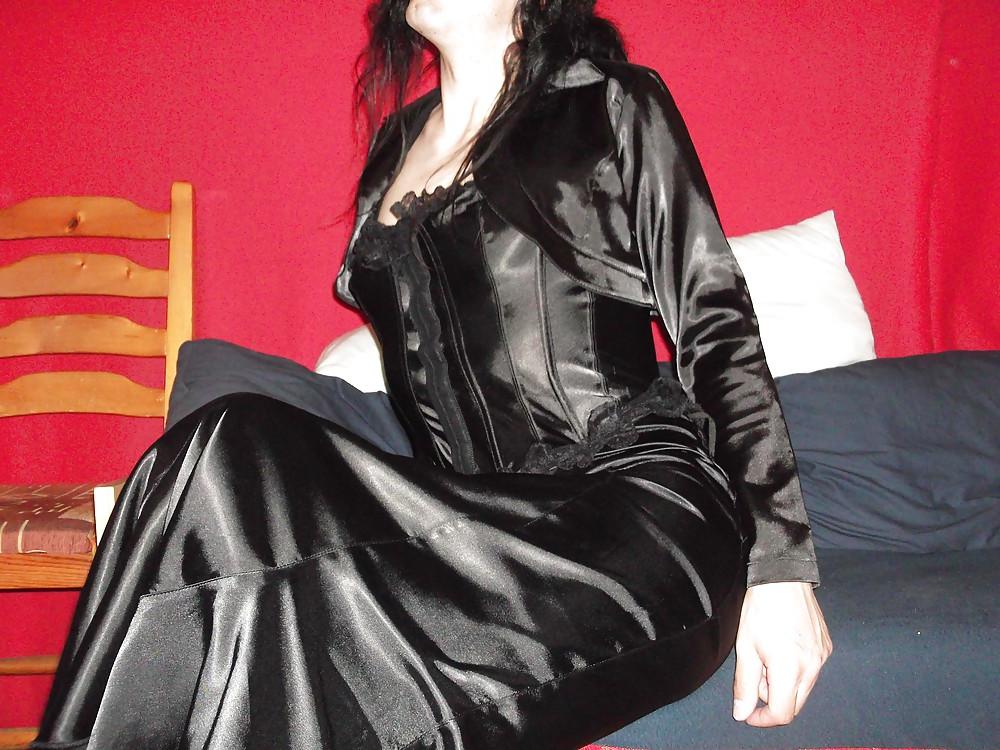 22P Black satin long skirt and black satin corset