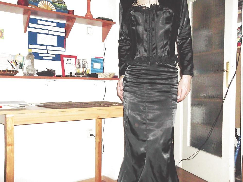22P Black satin long skirt and black satin corset