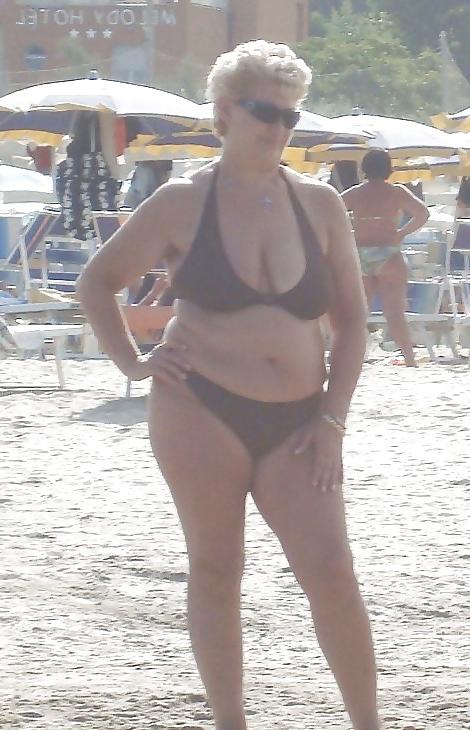 25P Grannies in Swimwear 2