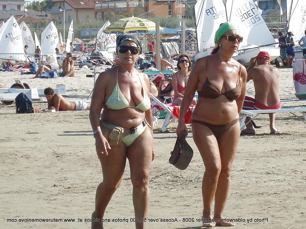 25P Grannies in Swimwear 2