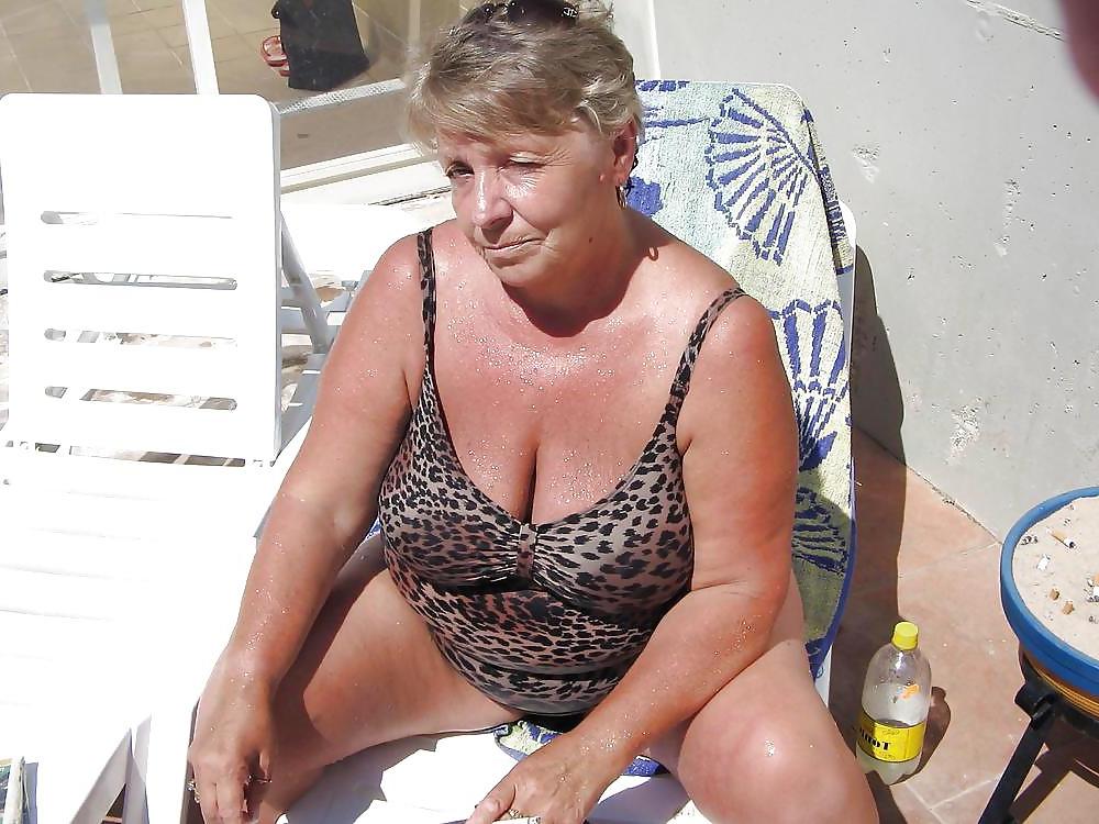 25P Grannies in Swimwear 2
