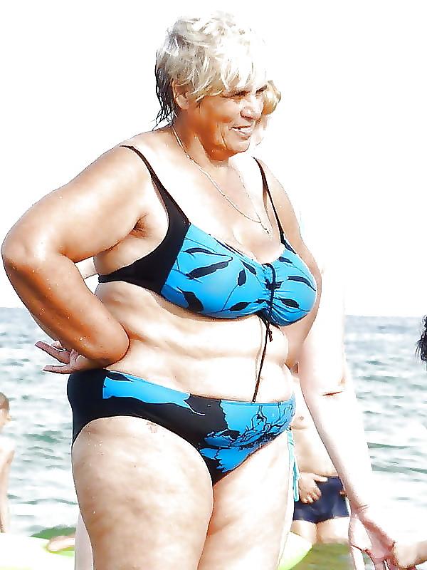 25P Grannies in Swimwear 2