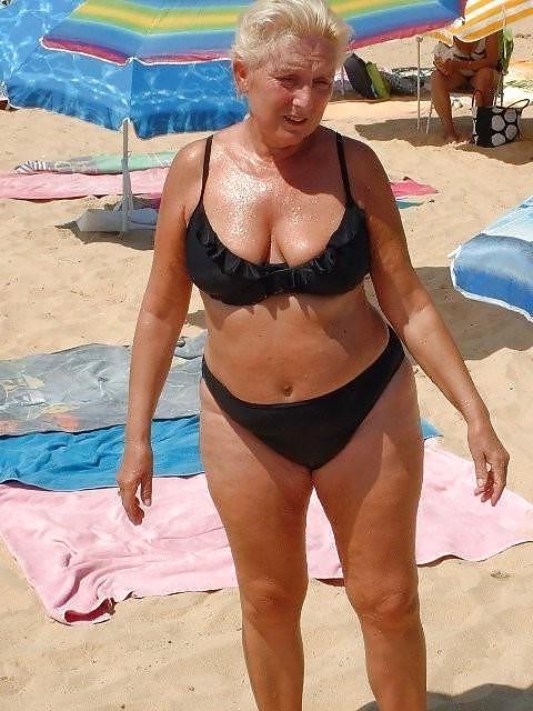 25P Grannies in Swimwear 2