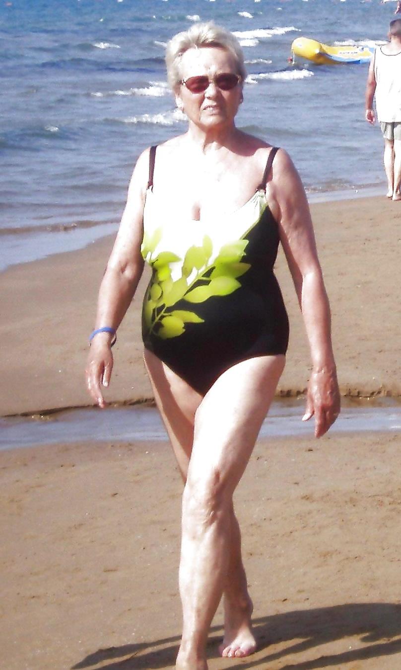 25P Grannies in Swimwear 2