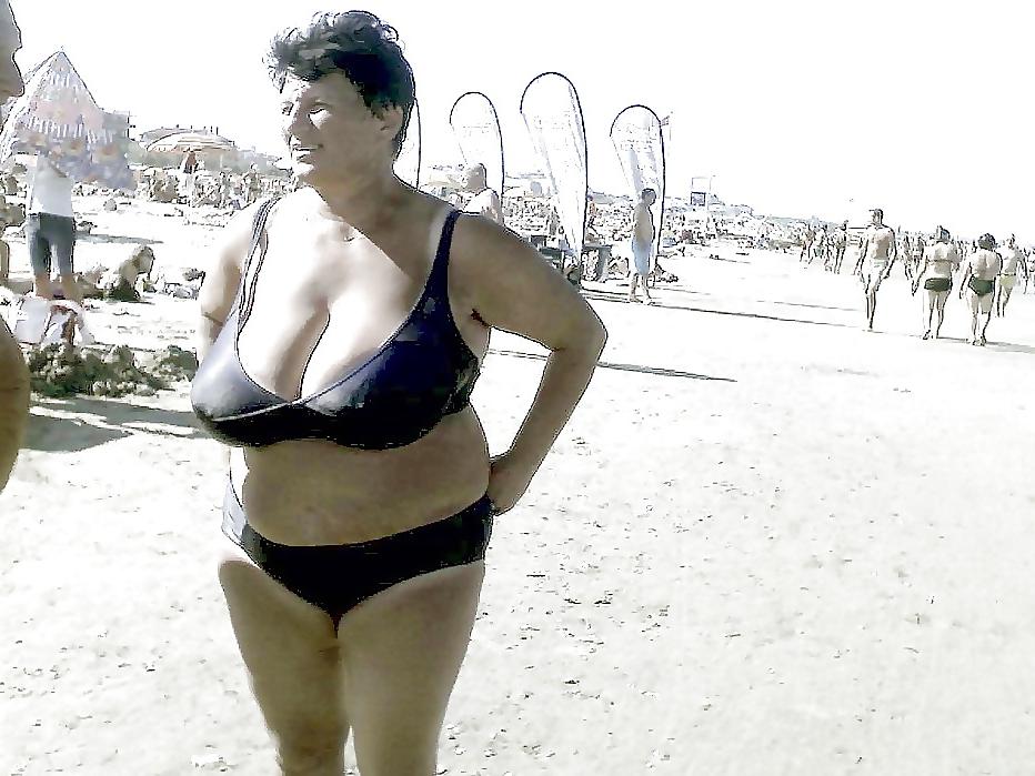 25P Grannies in Swimwear 2