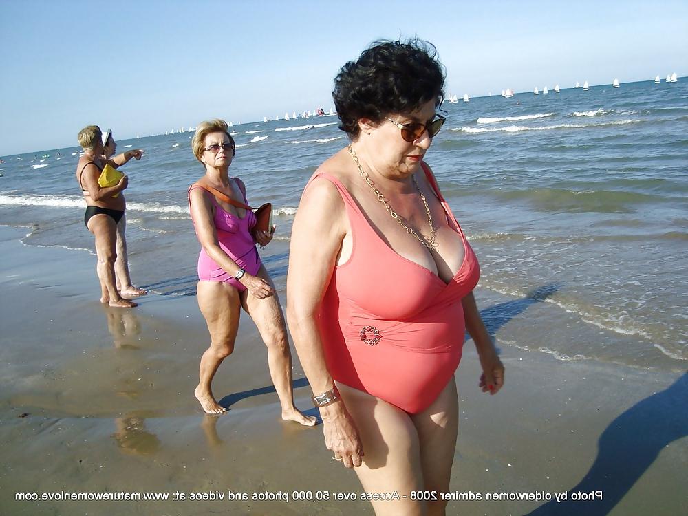 25P Grannies in Swimwear 2