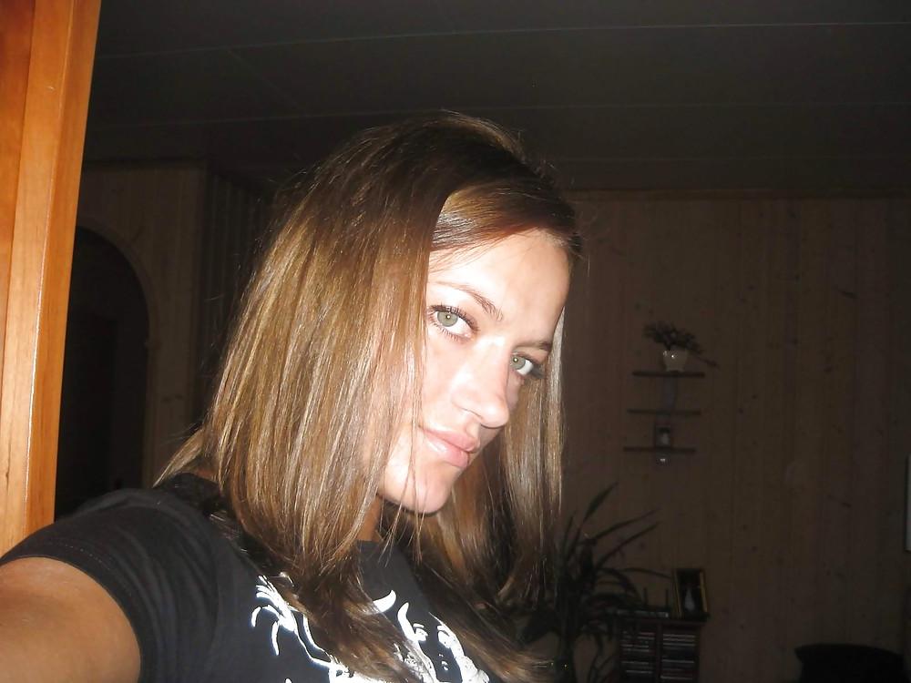 24P Facebook Sluts for your dirty comments 1