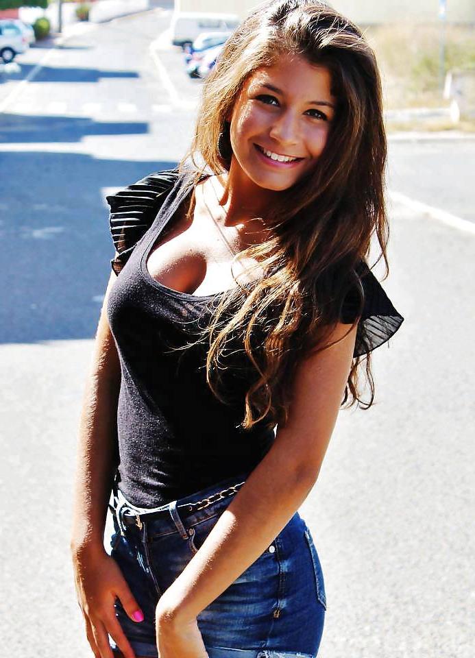 24P Facebook Sluts for your dirty comments 1