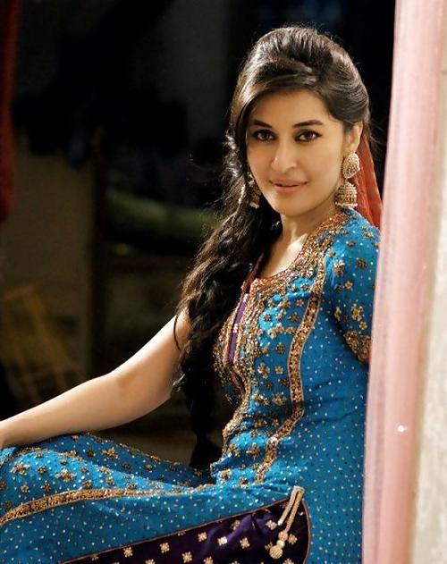 25P Pakistani slut shaista for dirty comments