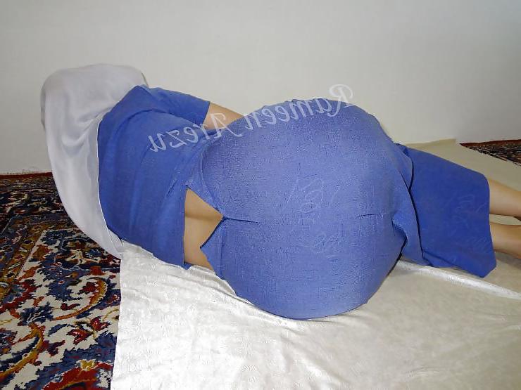4P Arezu and her BIG ass in blue skirt