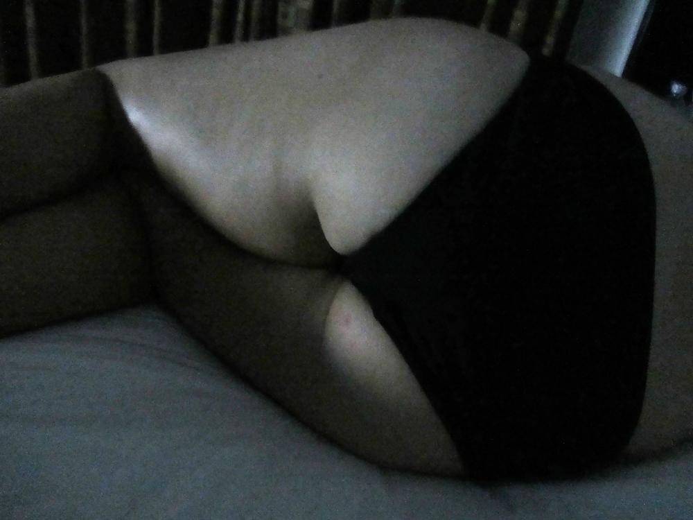 25P Sneaky shots of Michelle's sexy hour glass body