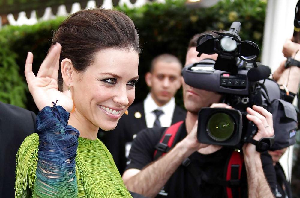 25P Evangeline Lilly HOT in SEXY GREE-BLUE