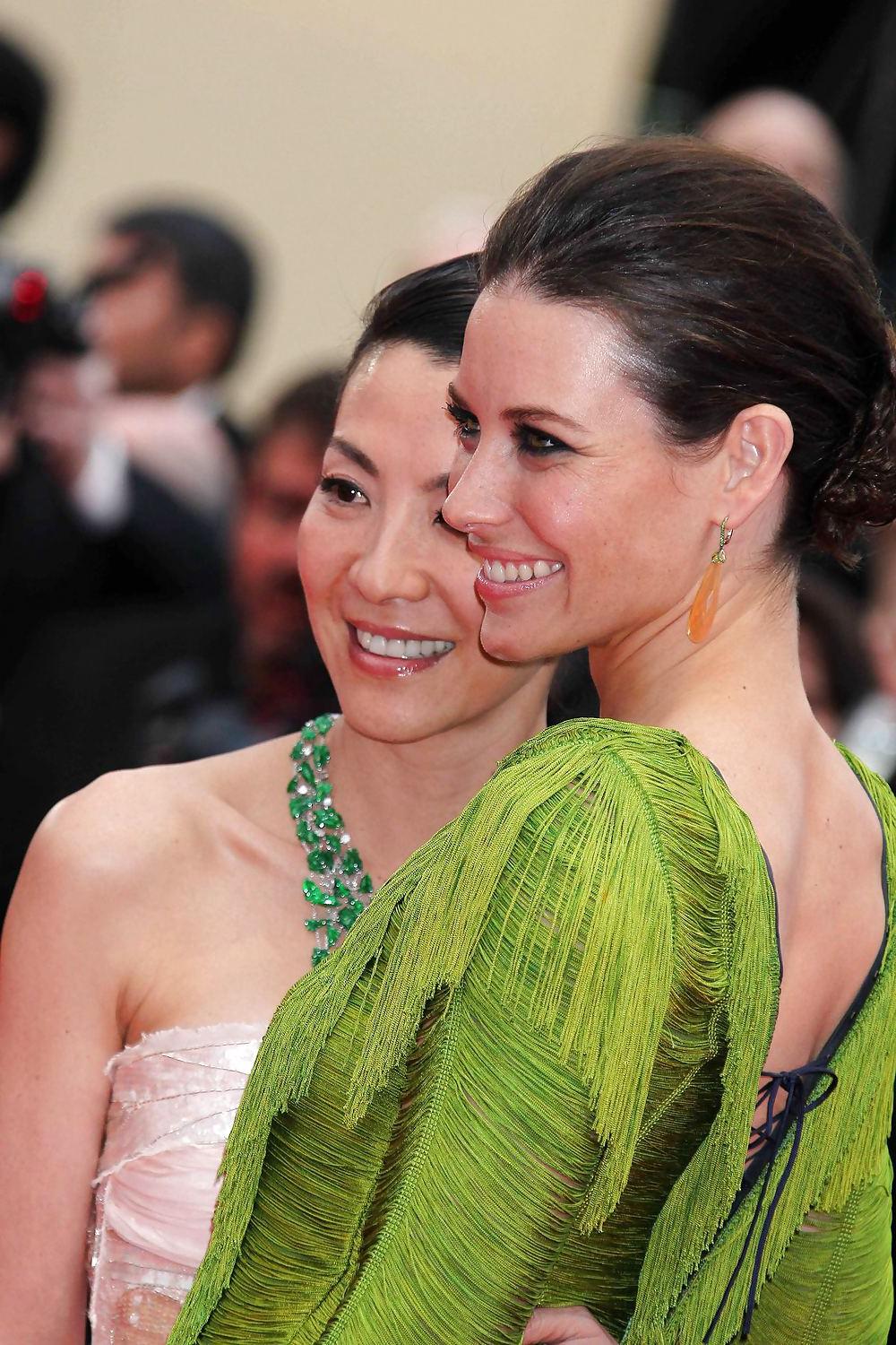 25P Evangeline Lilly HOT in SEXY GREE-BLUE