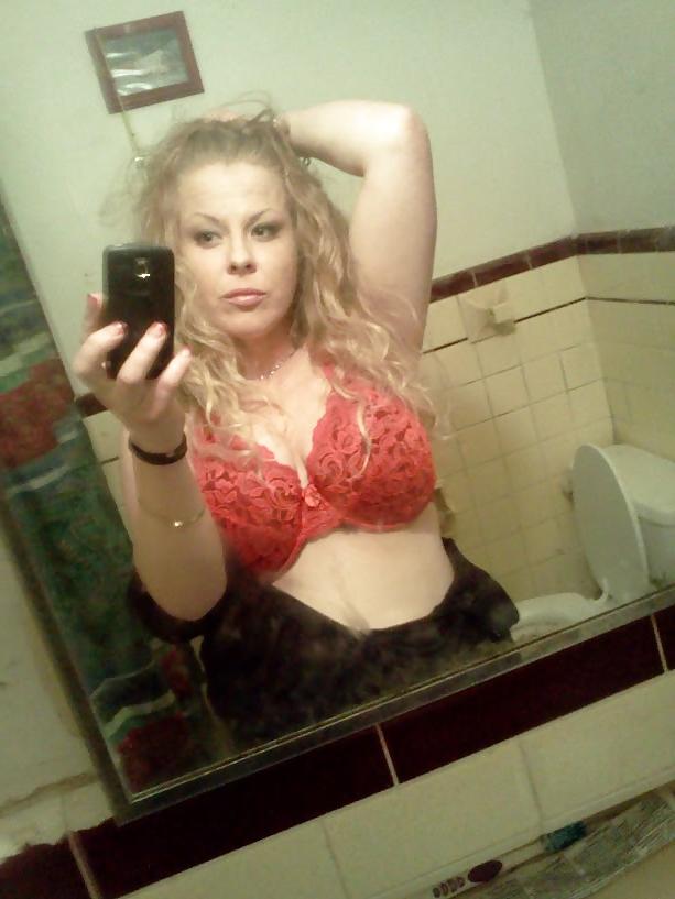 25P Dirty blonde milf