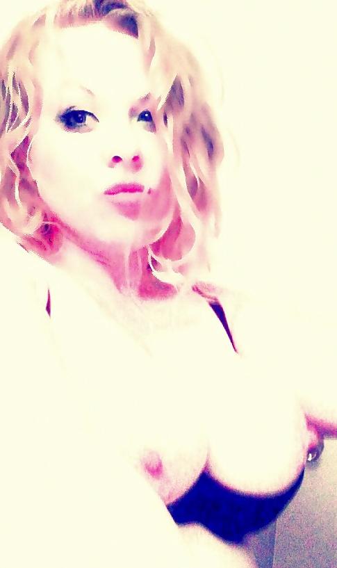 25P Dirty blonde milf