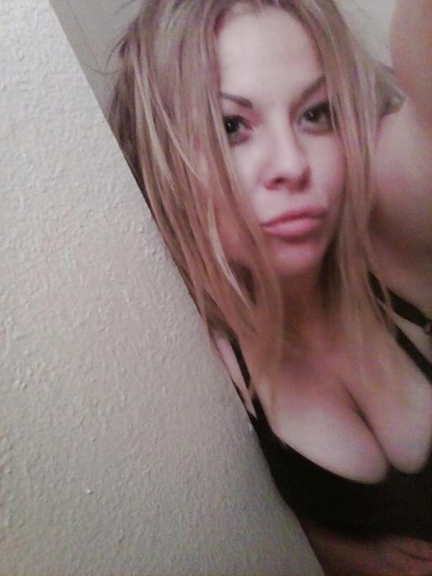 25P Dirty blonde milf