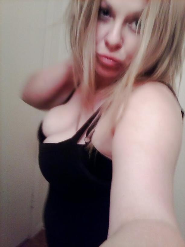 25P Dirty blonde milf