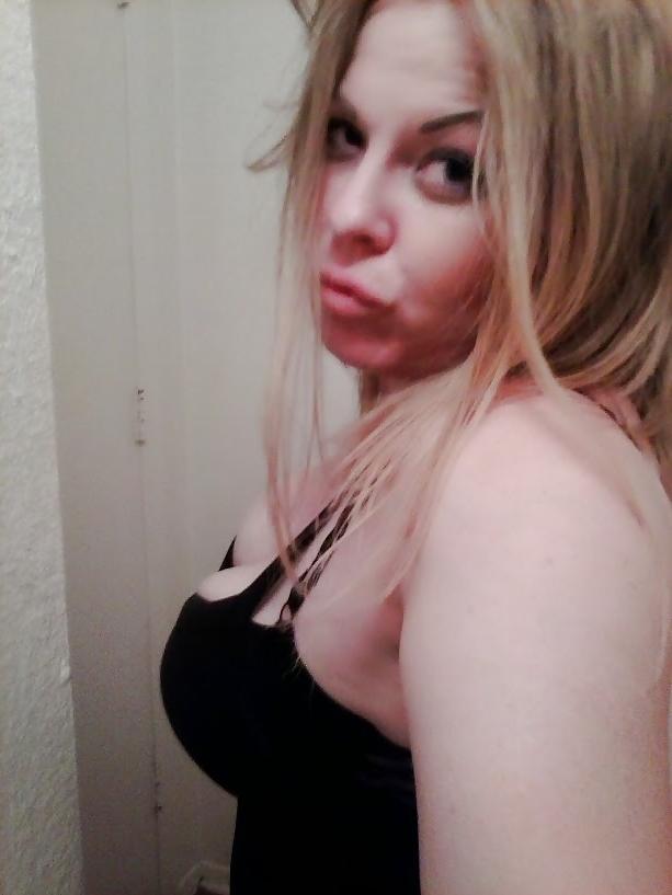 25P Dirty blonde milf