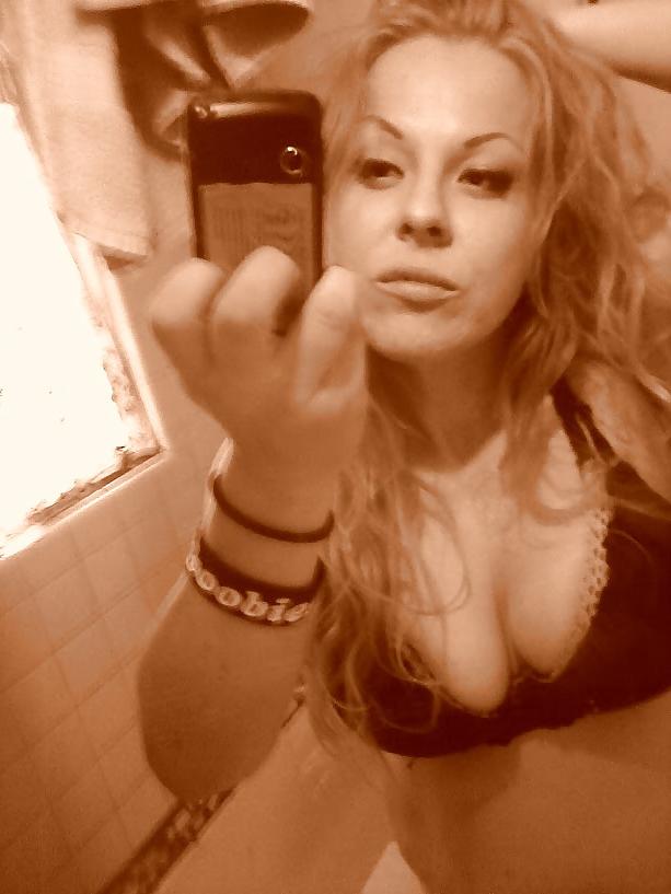 25P Dirty blonde milf