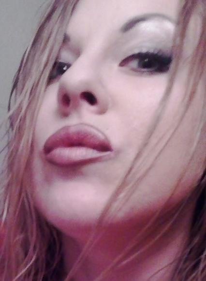 25P Dirty blonde milf