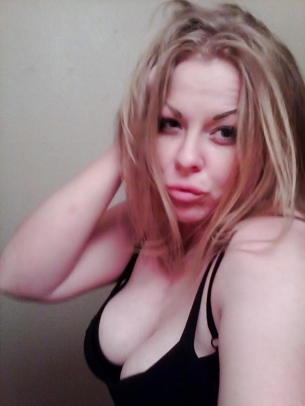 25P Dirty blonde milf