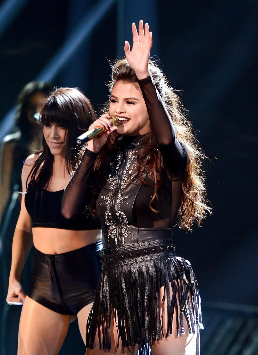 25P Selena Gomez sexy and live on stage