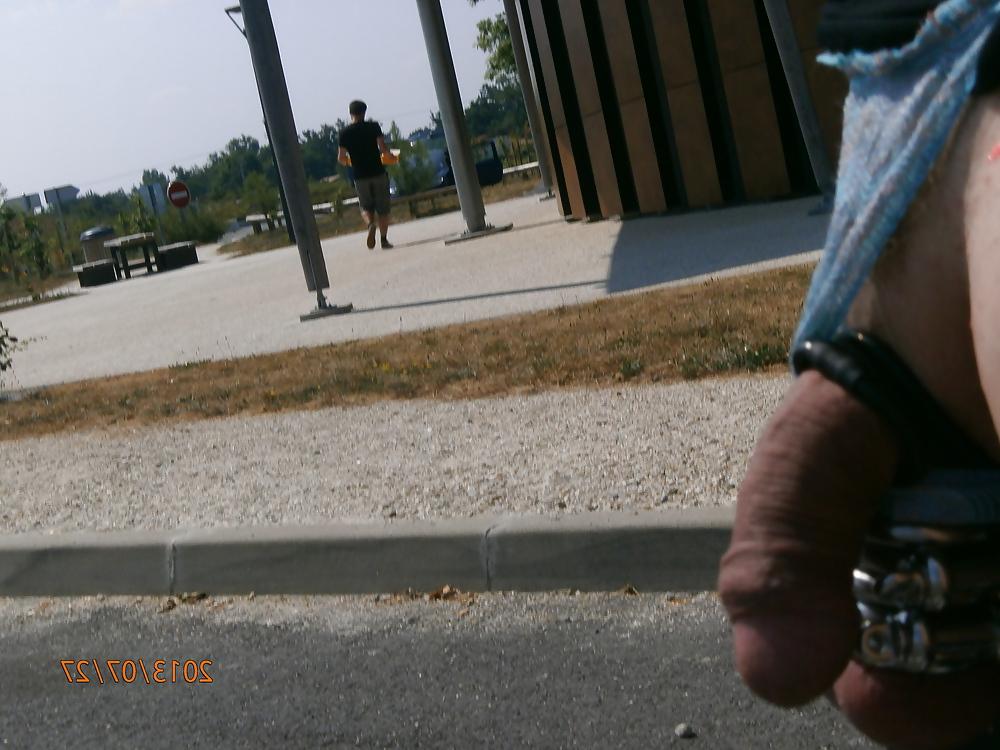 16P Public sexe exhib outdoor flash cock dick 