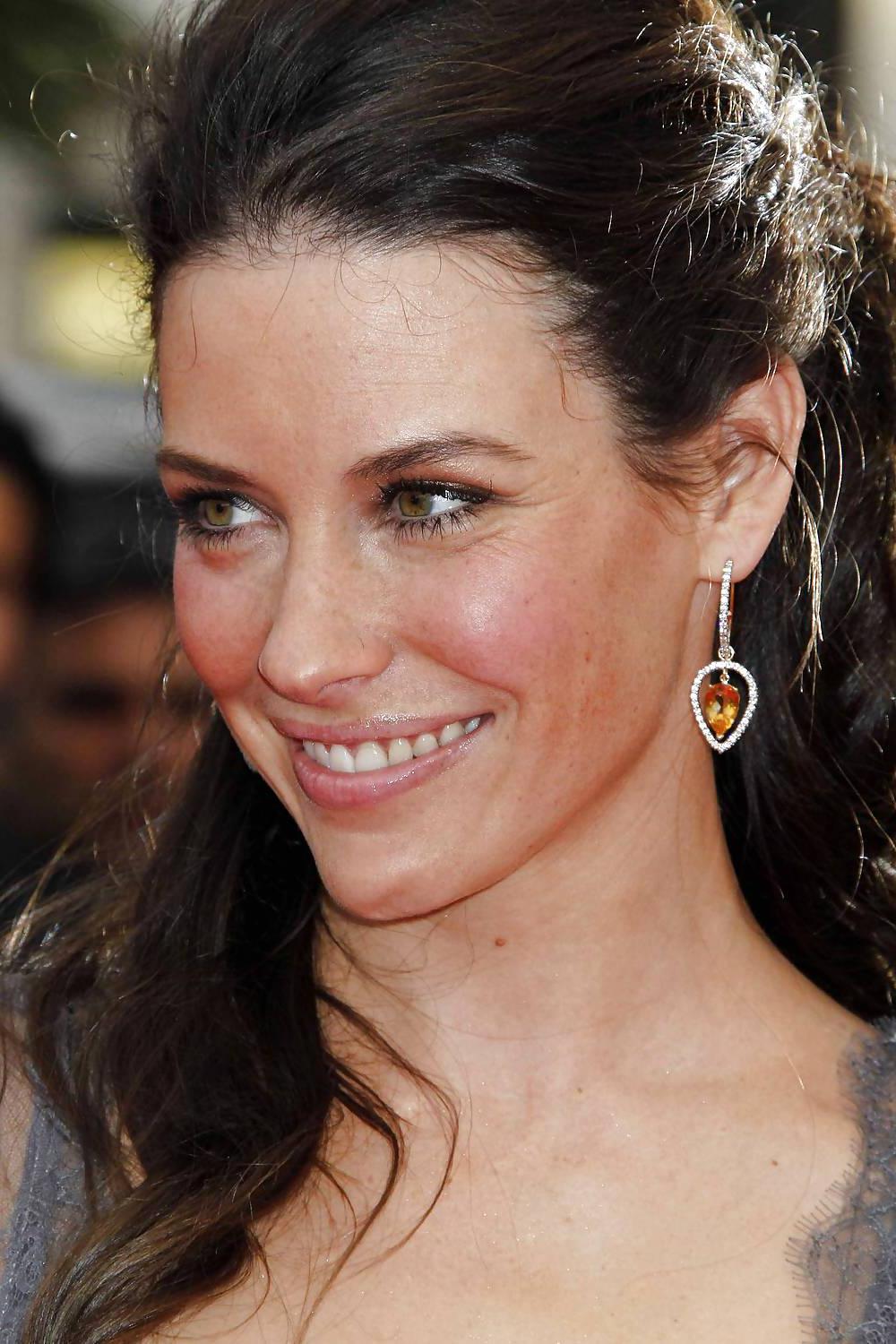 25P Evangeline Lilly HOT in gray evening dress