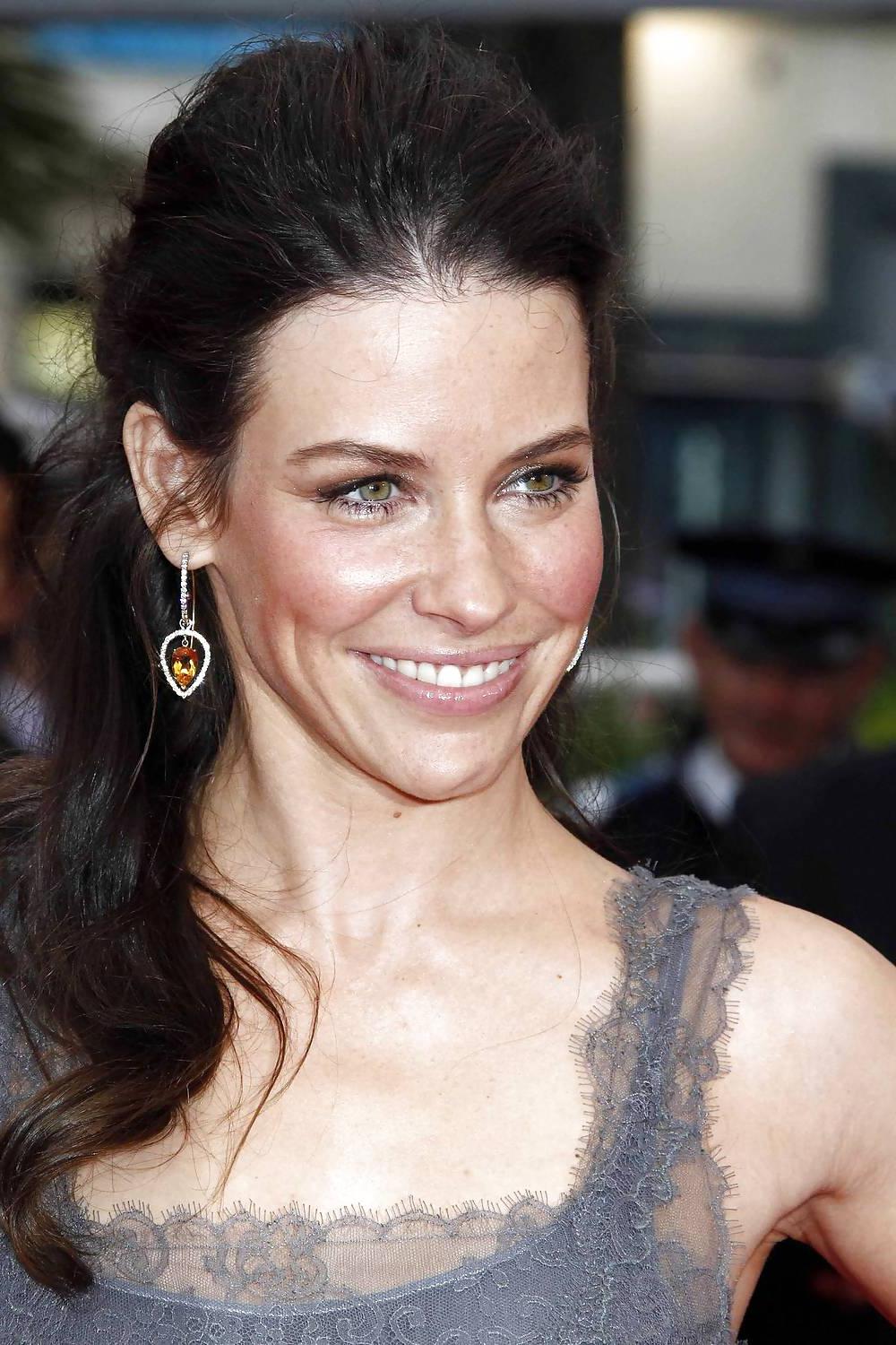 25P Evangeline Lilly HOT in gray evening dress