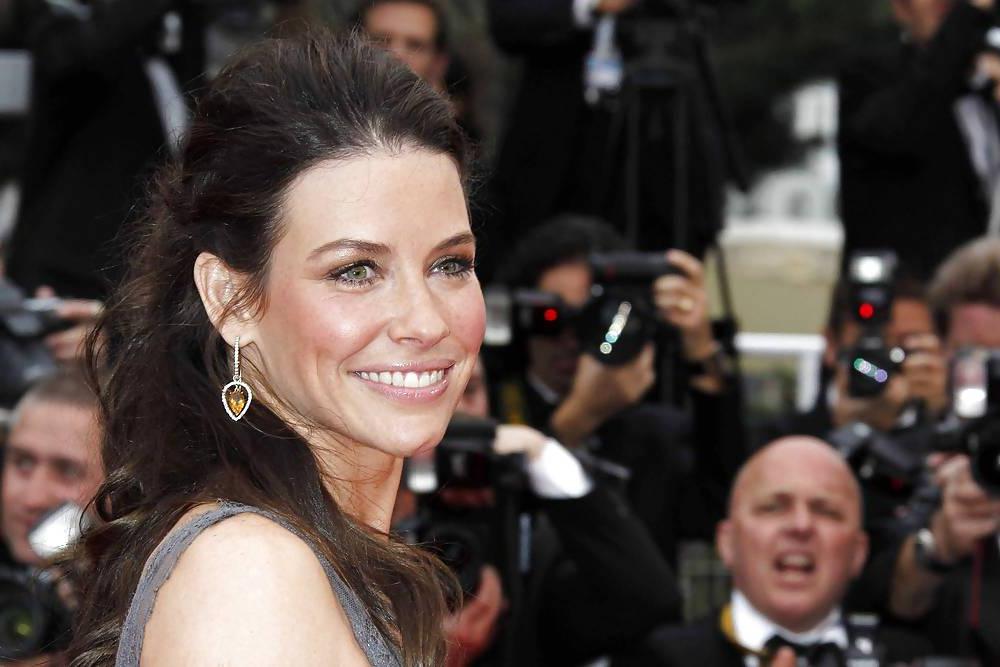 25P Evangeline Lilly HOT in gray evening dress