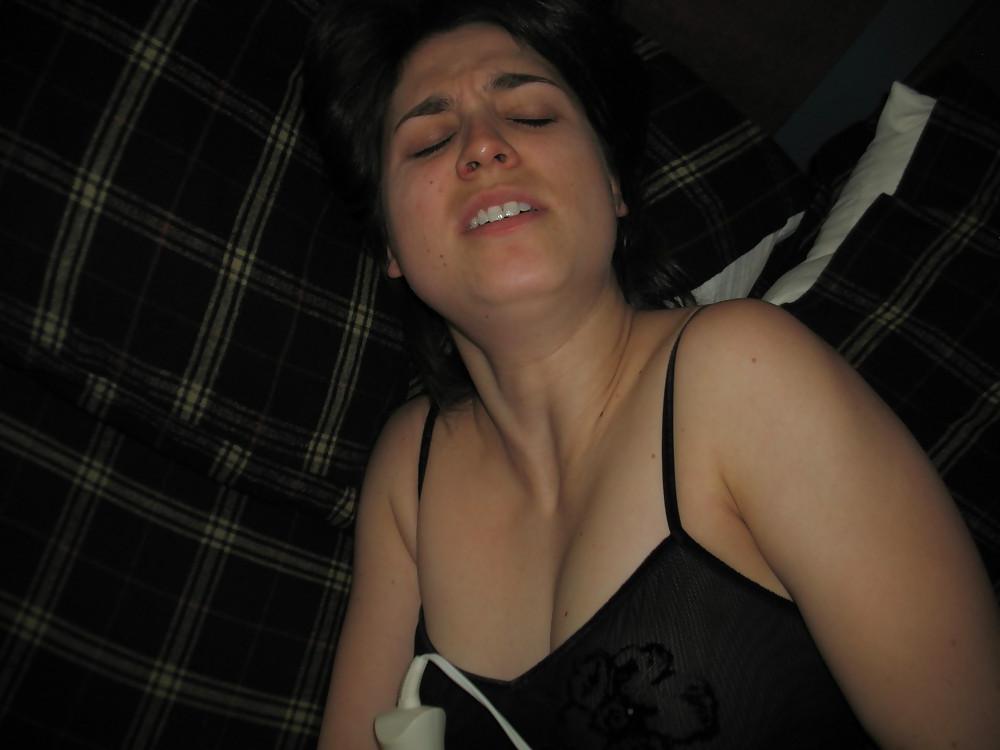 25P Slutty Turkish Housewife sucking Dick