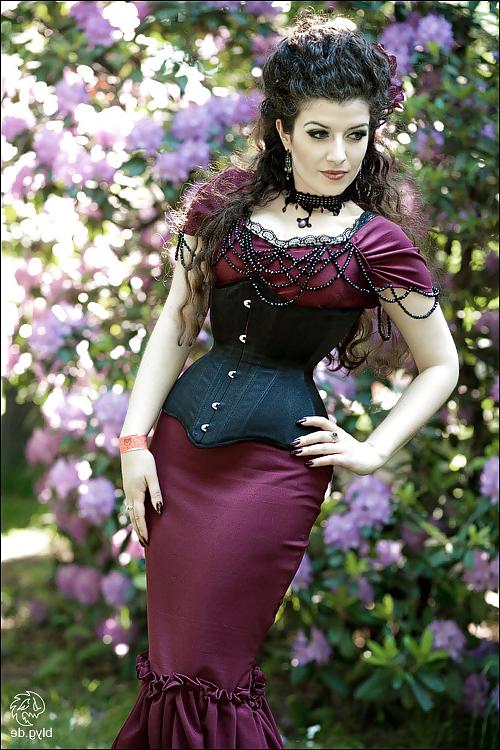 25P Corset XIV