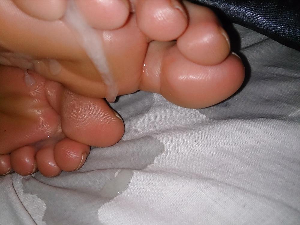 13P Smelly Dirty Soles. cum end