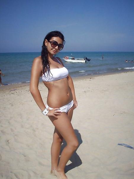 25P Beautiful Serbian Women