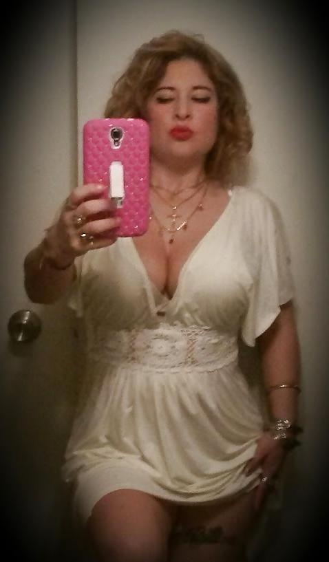 25P Thick latina milf with ass