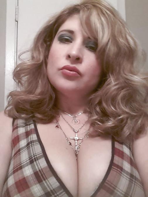 25P Thick latina milf with ass